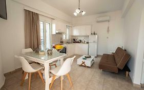 Seafront Apartment Kalamaki